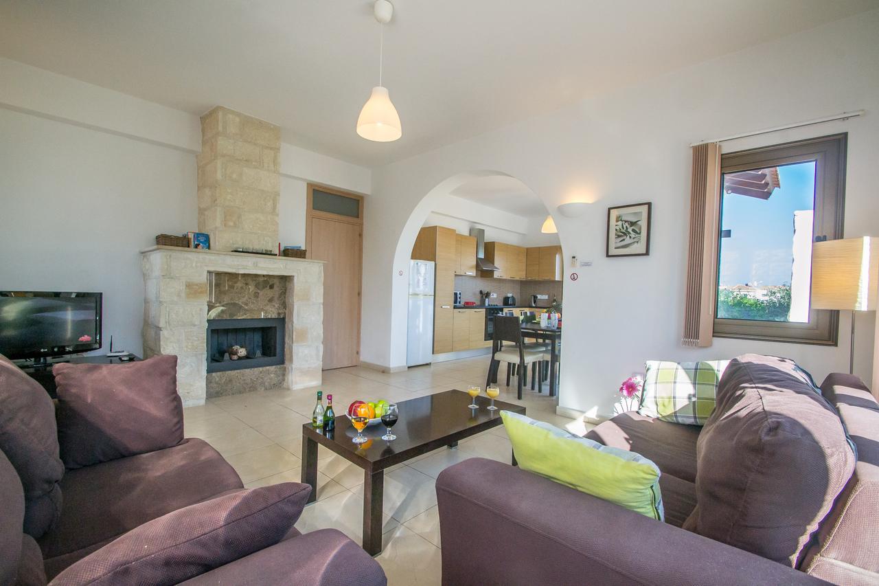 Rada'S Vacation Home Agia Napa Buitenkant foto