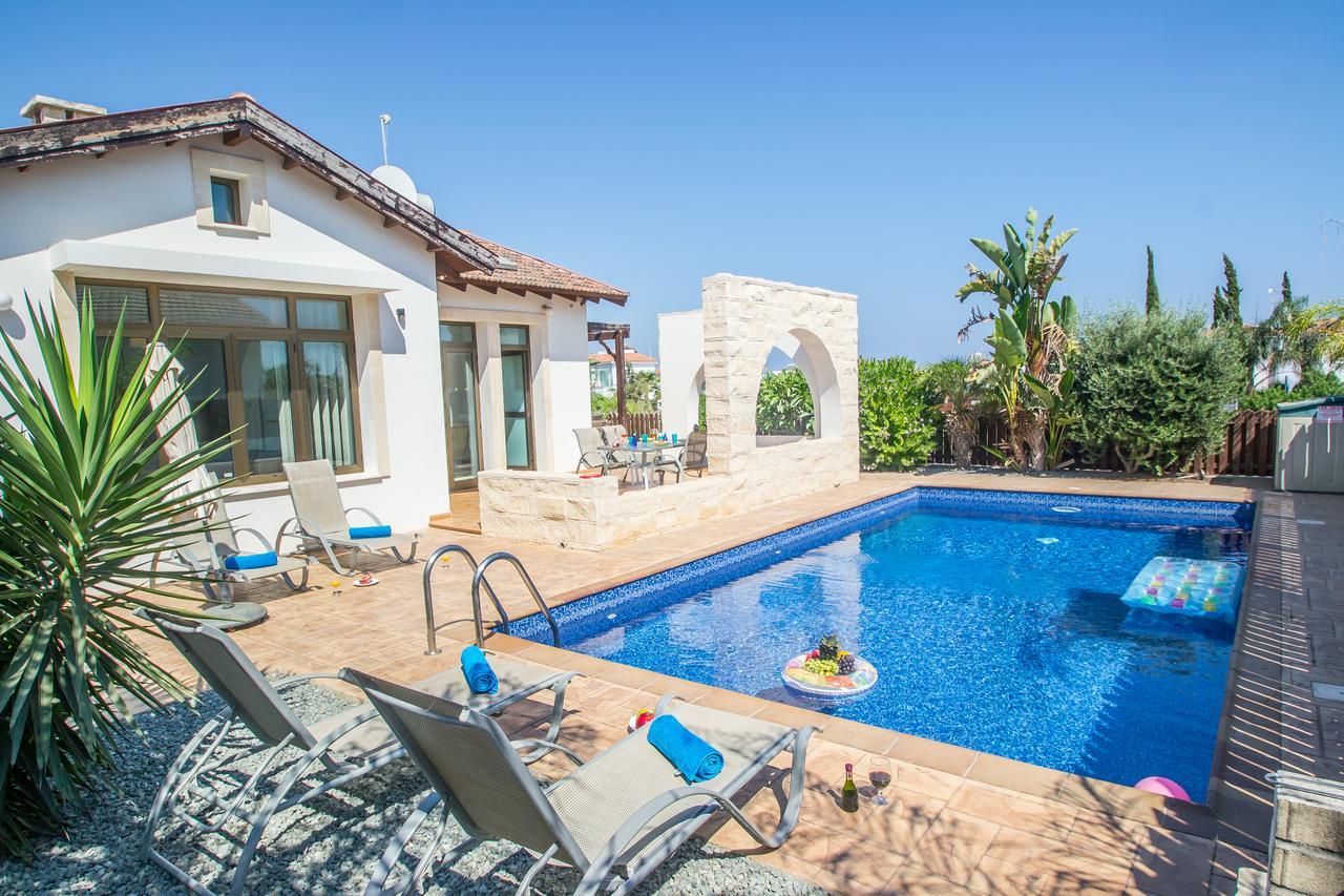 Rada'S Vacation Home Agia Napa Buitenkant foto