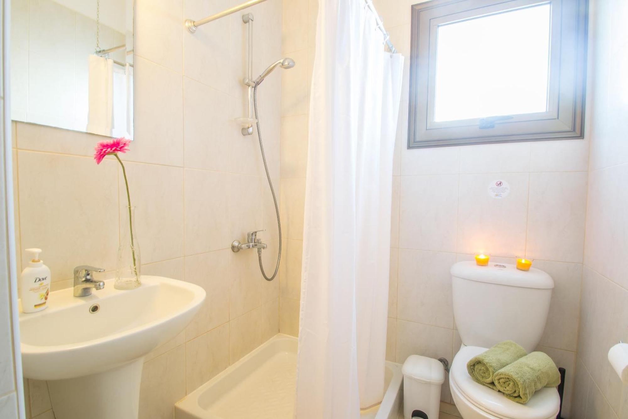 Rada'S Vacation Home Agia Napa Buitenkant foto