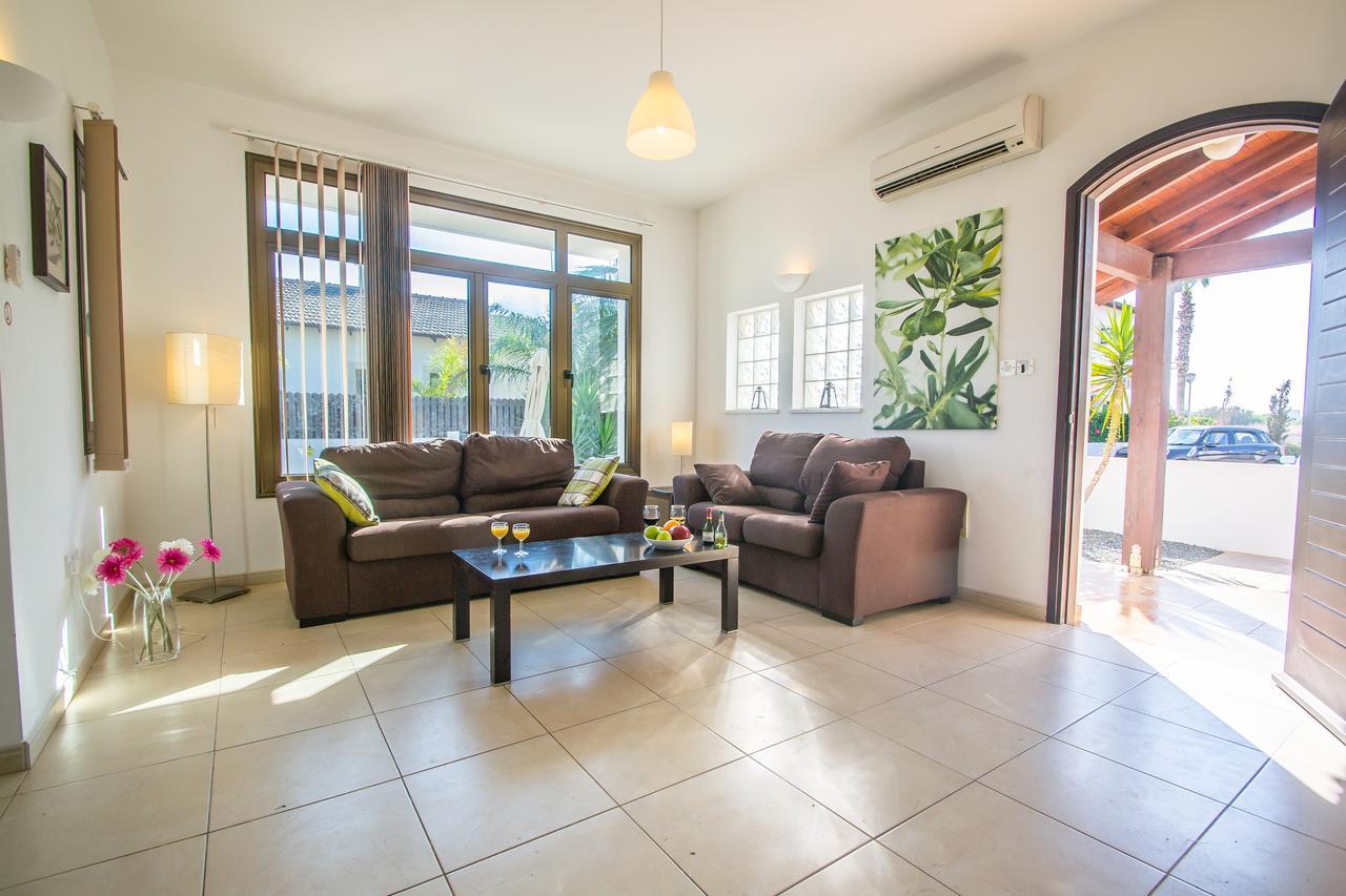 Rada'S Vacation Home Agia Napa Buitenkant foto