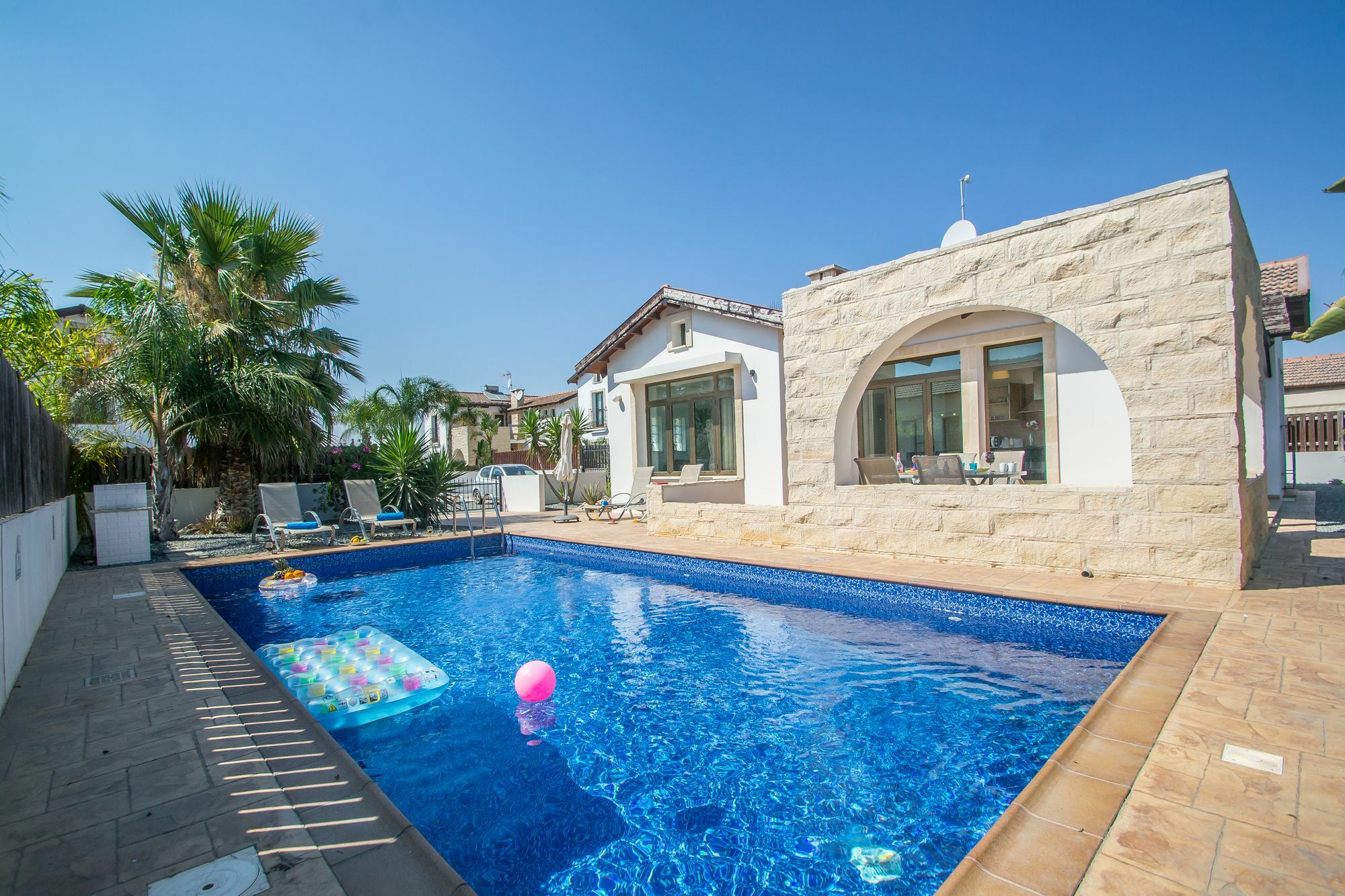Rada'S Vacation Home Agia Napa Buitenkant foto